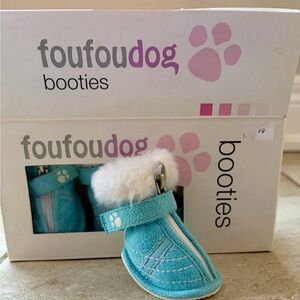 BNIB Fou Fou Dog Boots (4) Blue. Size 3 (min schnauzer, shin tzu pug etc sized)